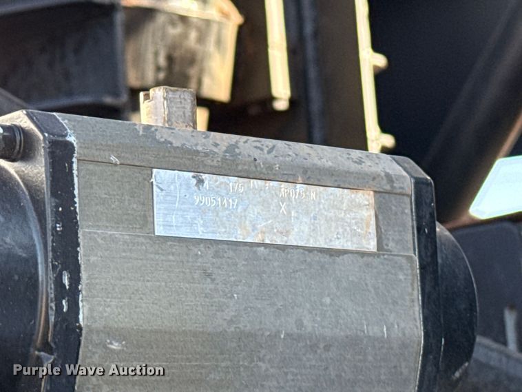 image for item EU3887 2005 Volvo VHD hydrovac truck