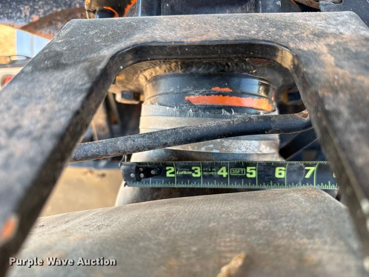 image for item EU3887 2005 Volvo VHD hydrovac truck