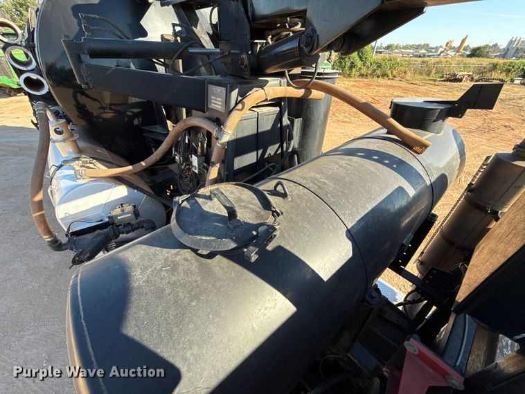 image for item EU3887 2005 Volvo VHD hydrovac truck