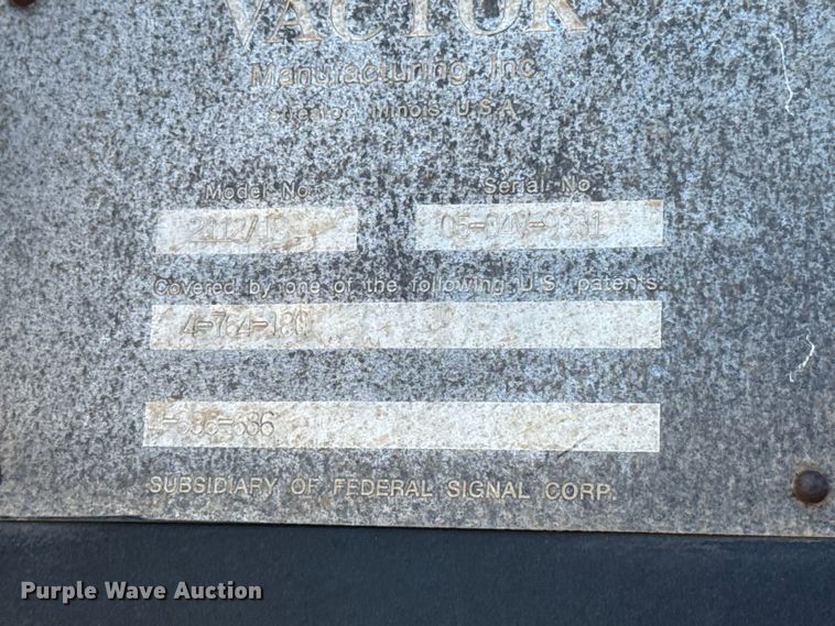 image for item EU3887 2005 Volvo VHD hydrovac truck