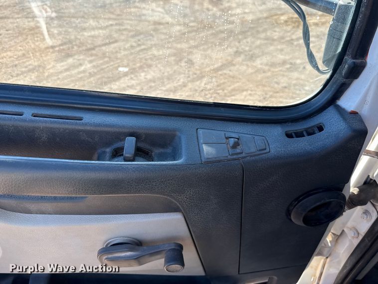 image for item EU3887 2005 Volvo VHD hydrovac truck