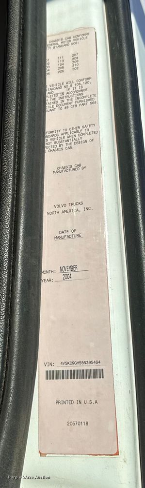 image for item EU3887 2005 Volvo VHD hydrovac truck