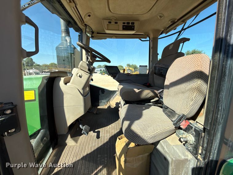 image for item EU3889 2019 John Deere 9570R Scraper Special 4WD tractor