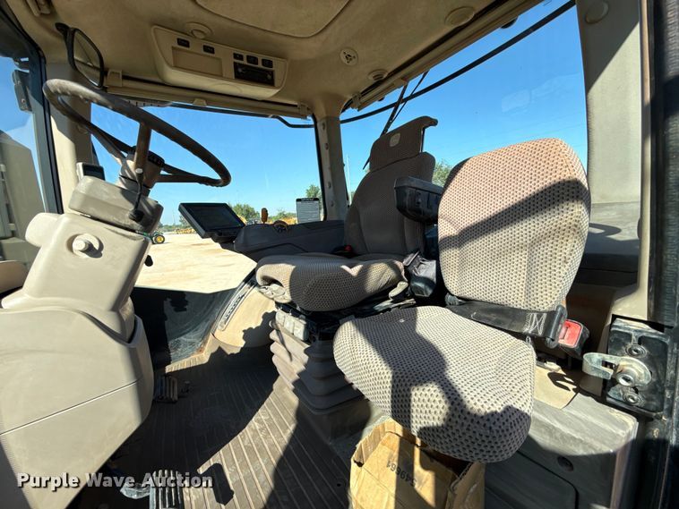 image for item EU3889 2019 John Deere 9570R Scraper Special 4WD tractor