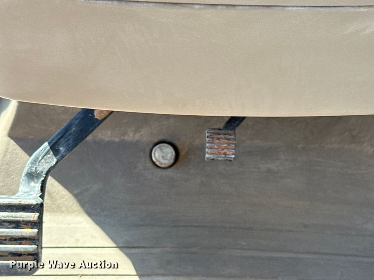 image for item EU3889 2019 John Deere 9570R Scraper Special 4WD tractor