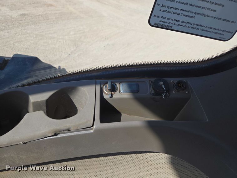 image for item EU3890 2014 John Deere 9560R Scraper Special Scraper Special 4WD tractor