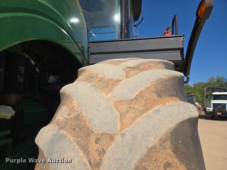 image for item EU3890 2014 John Deere 9560R Scraper Special Scraper Special 4WD tractor