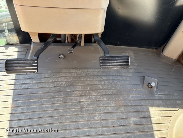 image for item EU3891 2018 John Deere 9570R Scraper Special 4WD tractor