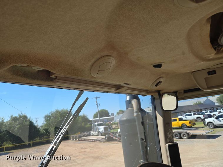 image for item EU3892 2018 John Deere 9570R Scraper Special 4WD tractor