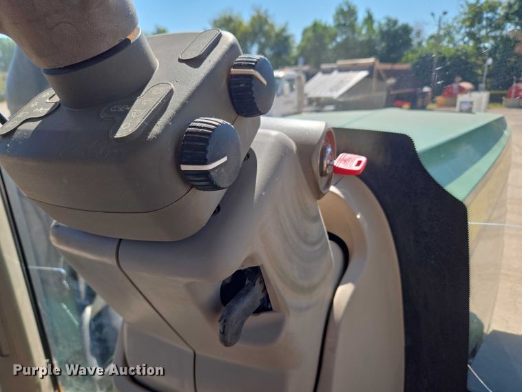 image for item EU3892 2018 John Deere 9570R Scraper Special 4WD tractor