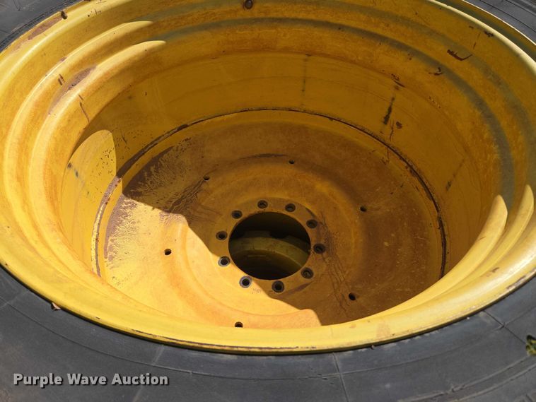 image for item EU3892 2018 John Deere 9570R Scraper Special 4WD tractor