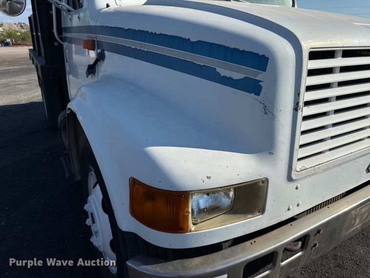 image for item EU5016 1990 International 4700  dump flatbed truck