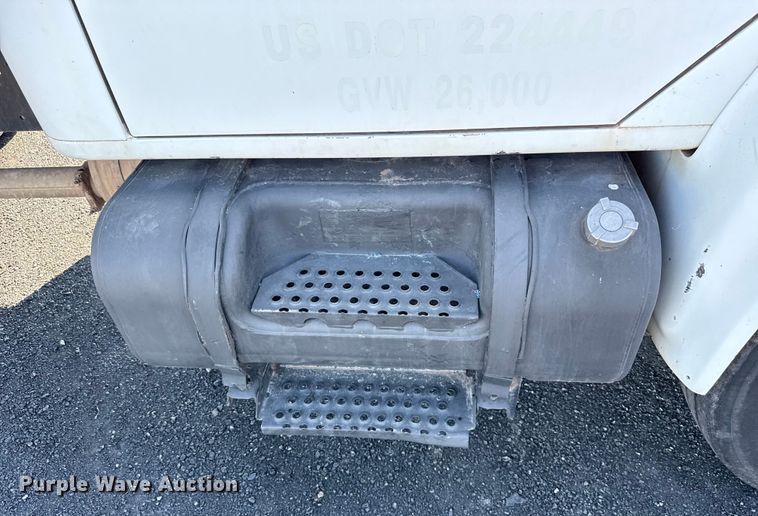 image for item EU5016 1990 International 4700  dump flatbed truck