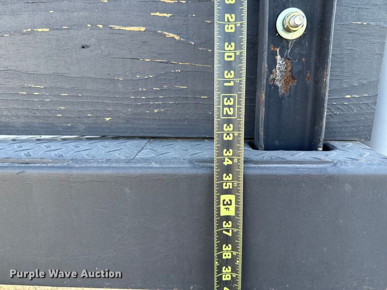 image for item EU5016 1990 International 4700  dump flatbed truck