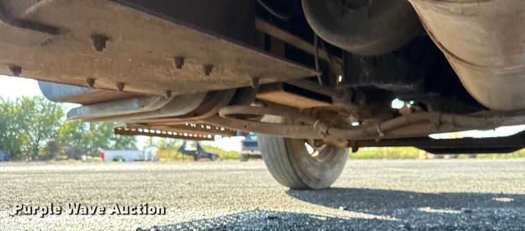 image for item EU5016 1990 International 4700  dump flatbed truck