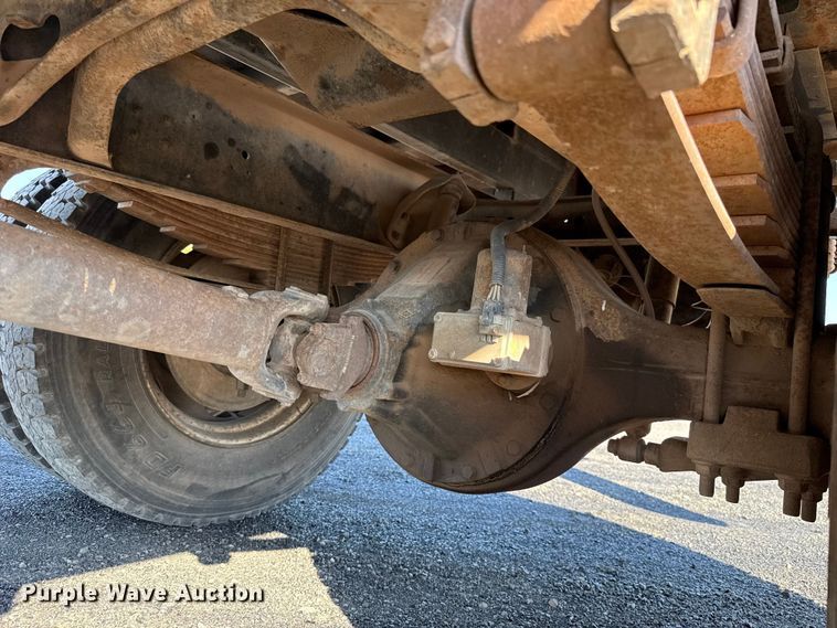 image for item EU5016 1990 International 4700  dump flatbed truck