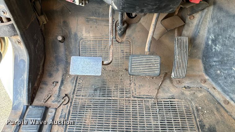 image for item EU5016 1990 International 4700  dump flatbed truck