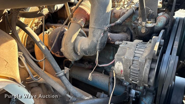 image for item EU5016 1990 International 4700  dump flatbed truck