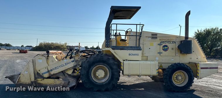 image for item EU5017 Bomag MPH 362R-2 soil stabilizer / recycler