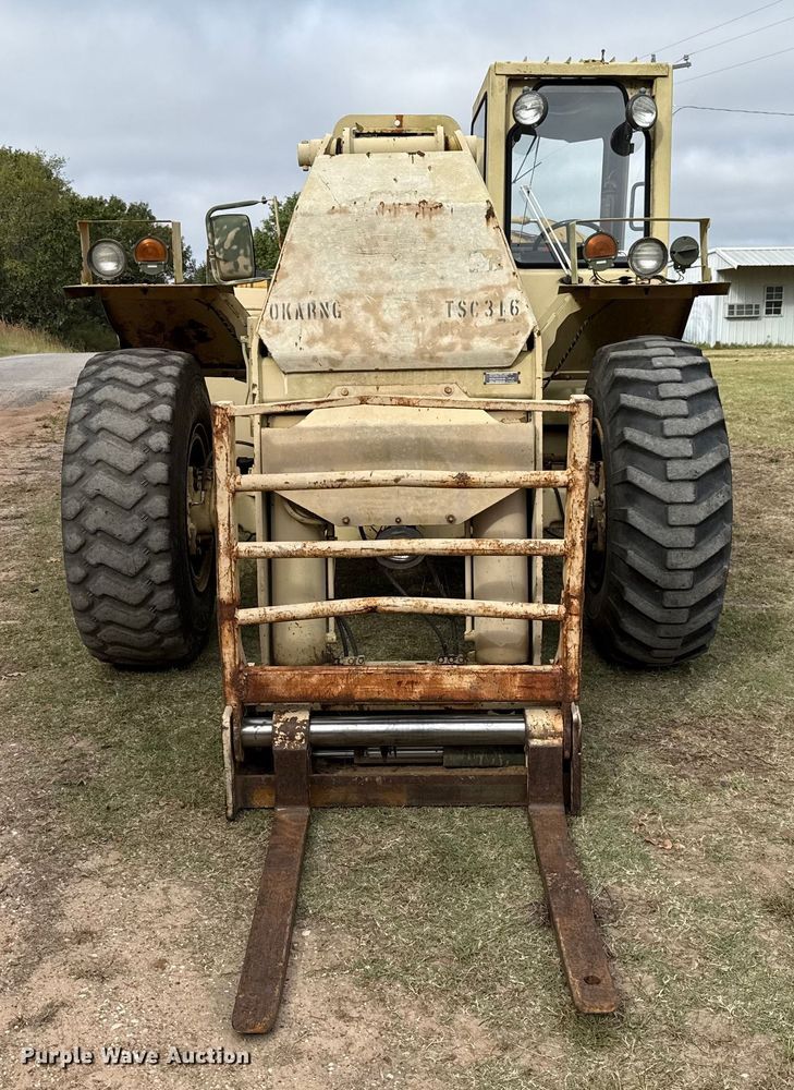 image for item EU5051 1990 Skytrak 6000M telehandler