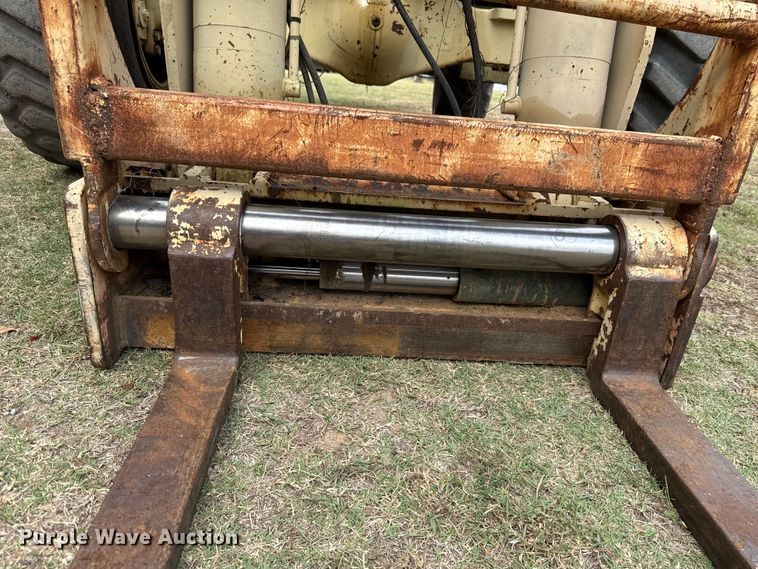 image for item EU5051 1990 Skytrak 6000M telehandler