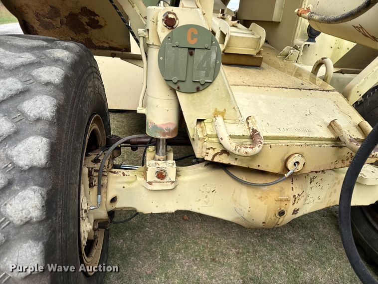 image for item EU5051 1990 Skytrak 6000M telehandler