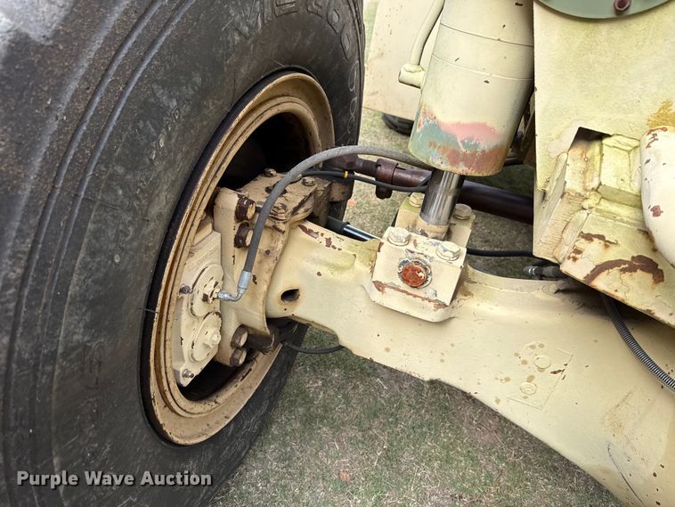 image for item EU5051 1990 Skytrak 6000M telehandler