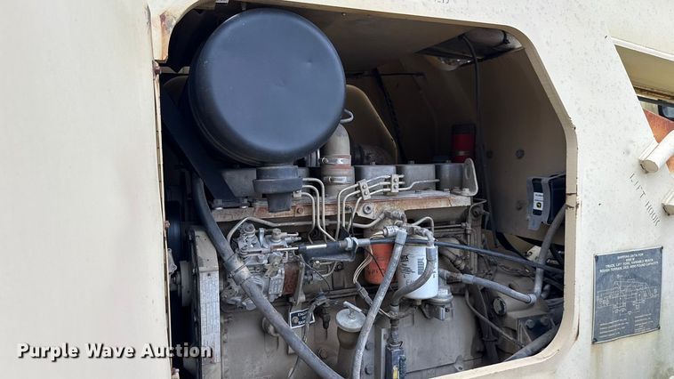 image for item EU5051 1990 Skytrak 6000M telehandler