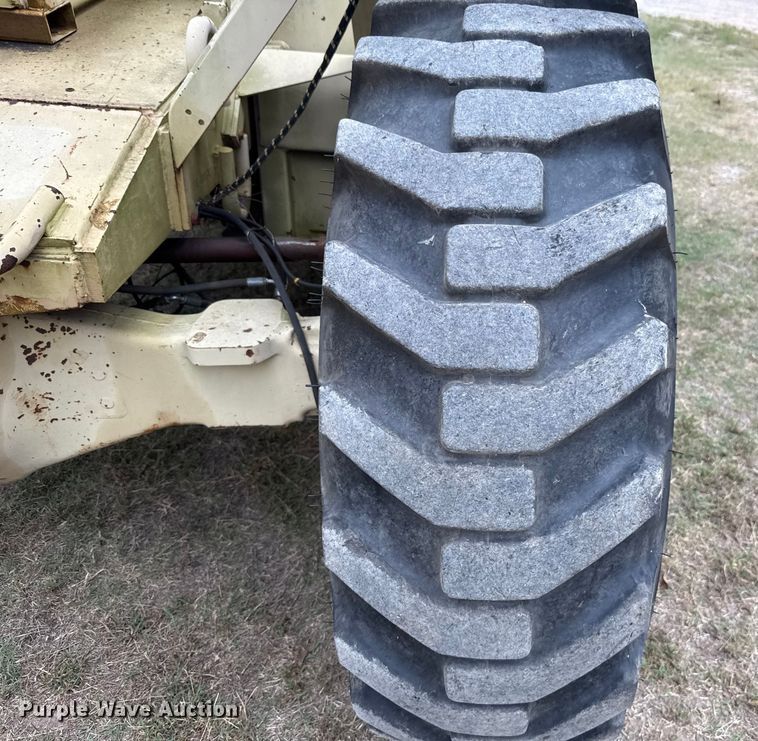 image for item EU5051 1990 Skytrak 6000M telehandler