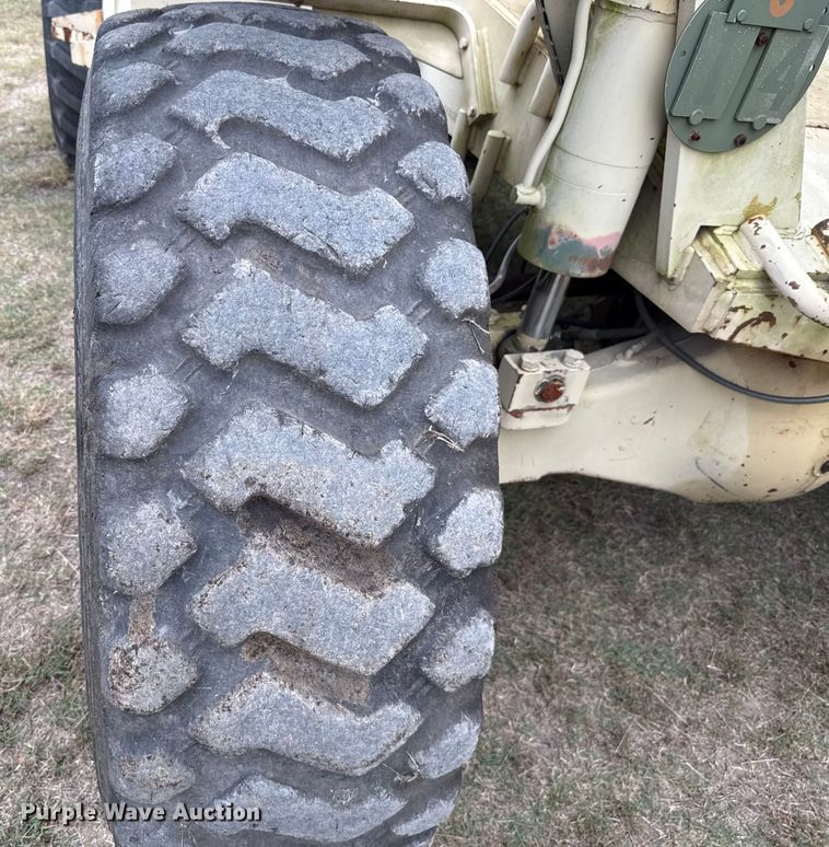 image for item EU5051 1990 Skytrak 6000M telehandler