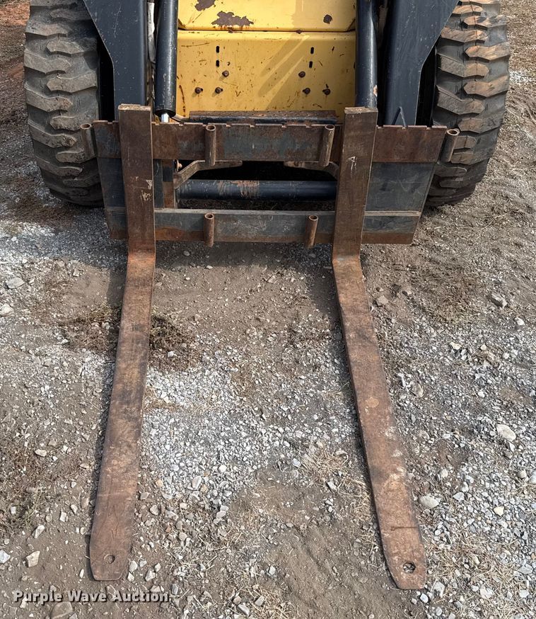 image for item EU5054 1997 New Holland LX865 skid steer loader