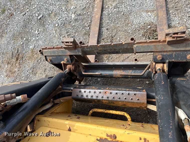 image for item EU5054 1997 New Holland LX865 skid steer loader