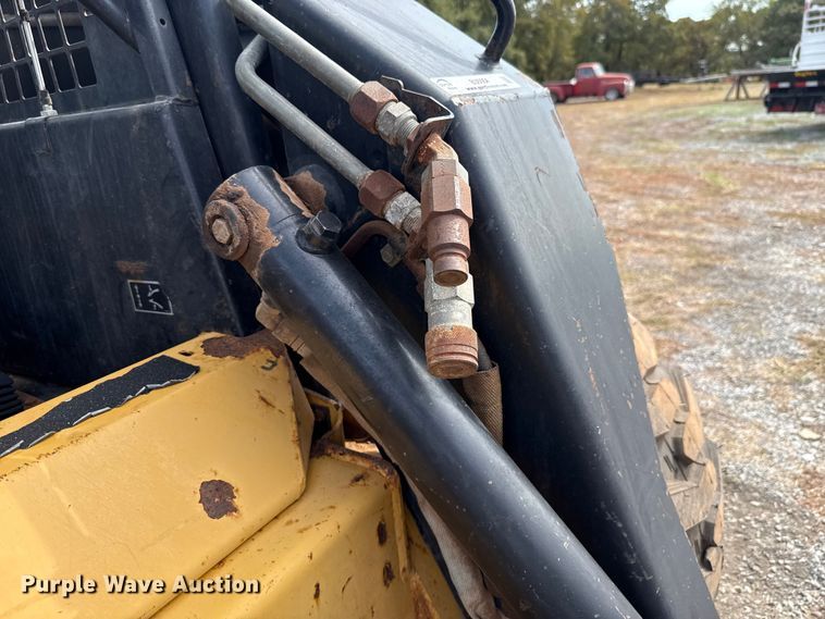 image for item EU5054 1997 New Holland LX865 skid steer loader