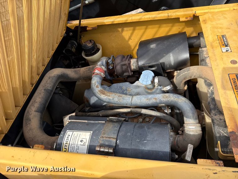 image for item EU5054 1997 New Holland LX865 skid steer loader