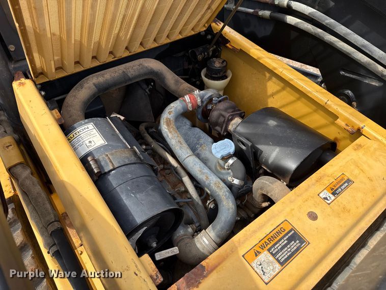 image for item EU5054 1997 New Holland LX865 skid steer loader