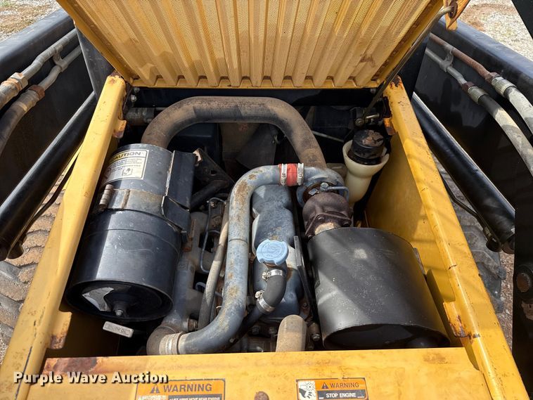 image for item EU5054 1997 New Holland LX865 skid steer loader