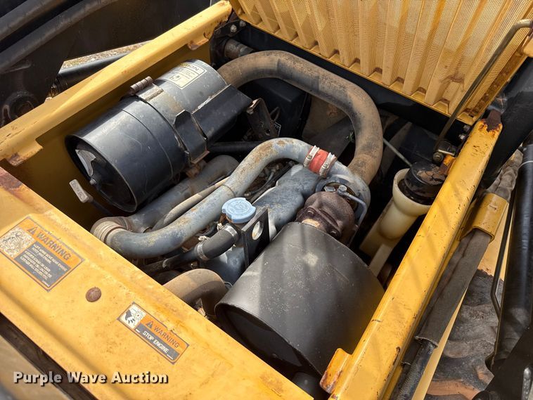 image for item EU5054 1997 New Holland LX865 skid steer loader