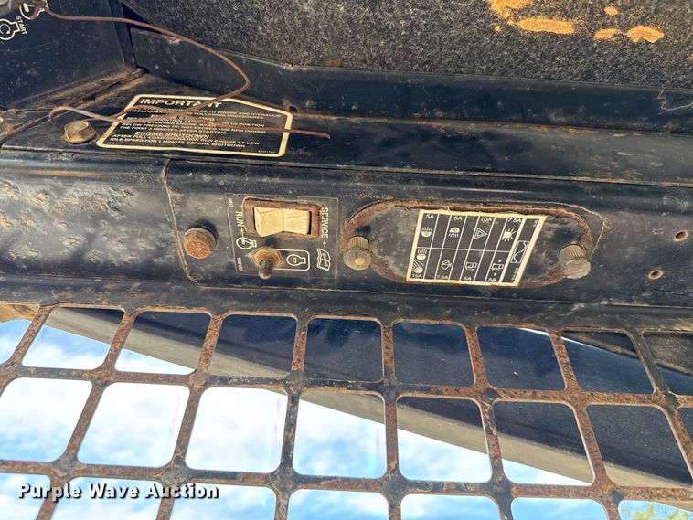 image for item EU5054 1997 New Holland LX865 skid steer loader