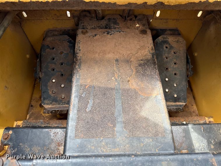 image for item EU5054 1997 New Holland LX865 skid steer loader