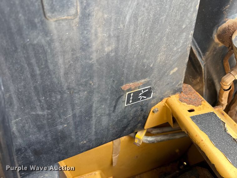 image for item EU5054 1997 New Holland LX865 skid steer loader