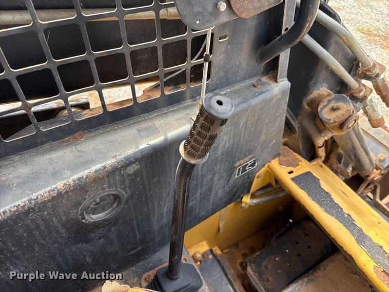 image for item EU5054 1997 New Holland LX865 skid steer loader