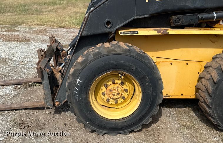 image for item EU5054 1997 New Holland LX865 skid steer loader