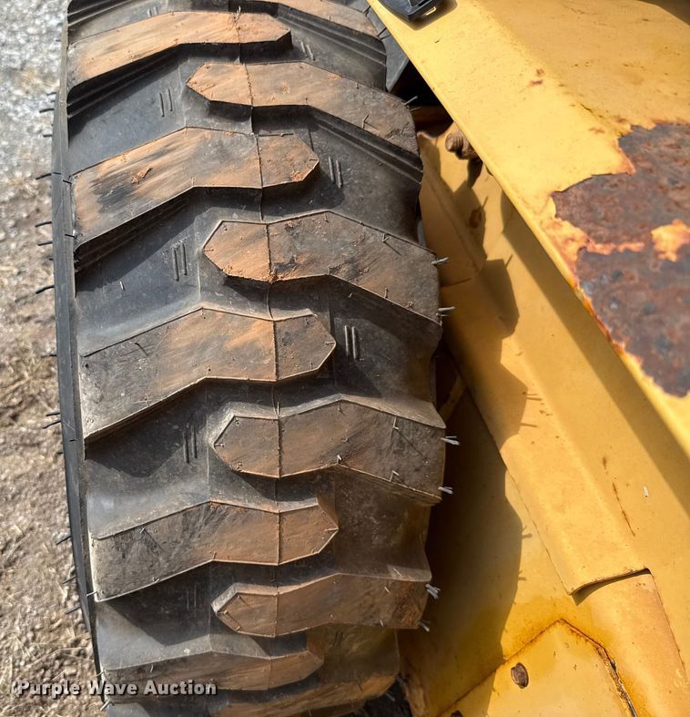 image for item EU5054 1997 New Holland LX865 skid steer loader