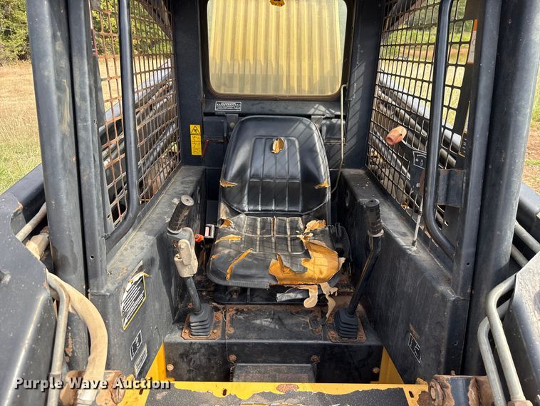 image for item EU5054 1997 New Holland LX865 skid steer loader