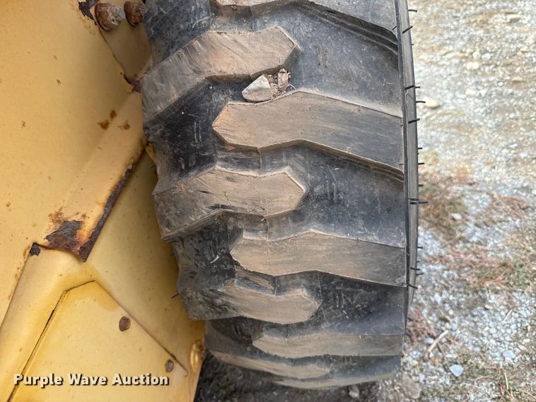 image for item EU5054 1997 New Holland LX865 skid steer loader