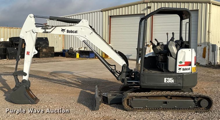 image for item EU5065 2013 Bobcat E35 mini excavator