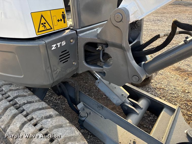 image for item EU5065 2013 Bobcat E35 mini excavator