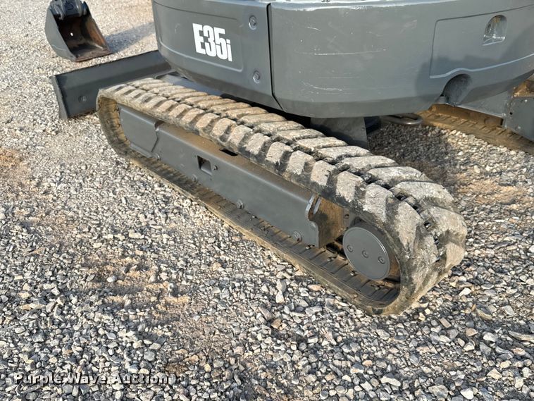 image for item EU5065 2013 Bobcat E35 mini excavator