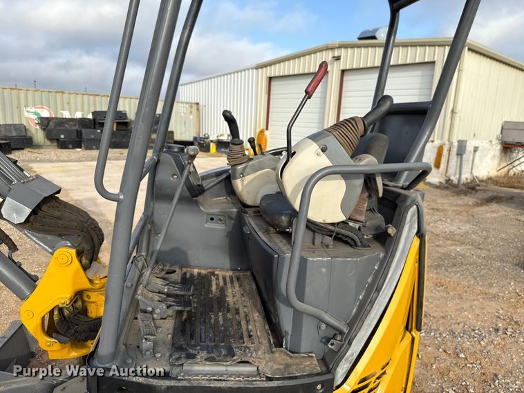 image for item EU5066 2014 John Deere 27D mini excavator