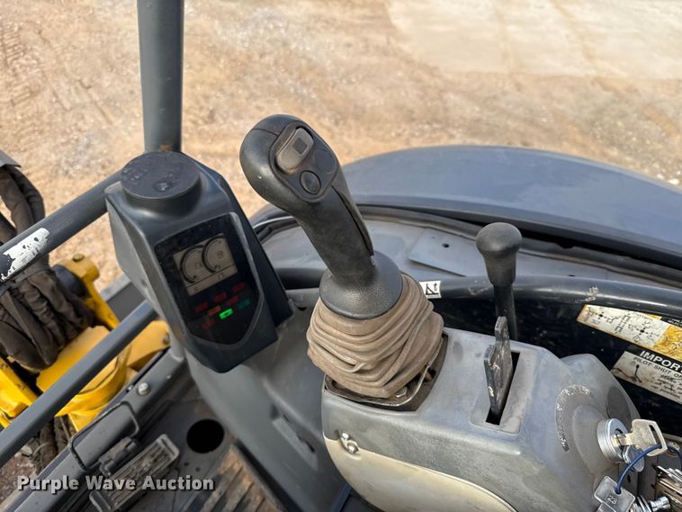 image for item EU5066 2014 John Deere 27D mini excavator